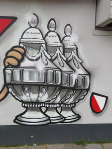829746 Detail van de graffiti met een Utrechtse kabouter (KBTR) met drie KNVB-bekers, op de zijgevel van Café de Don ...